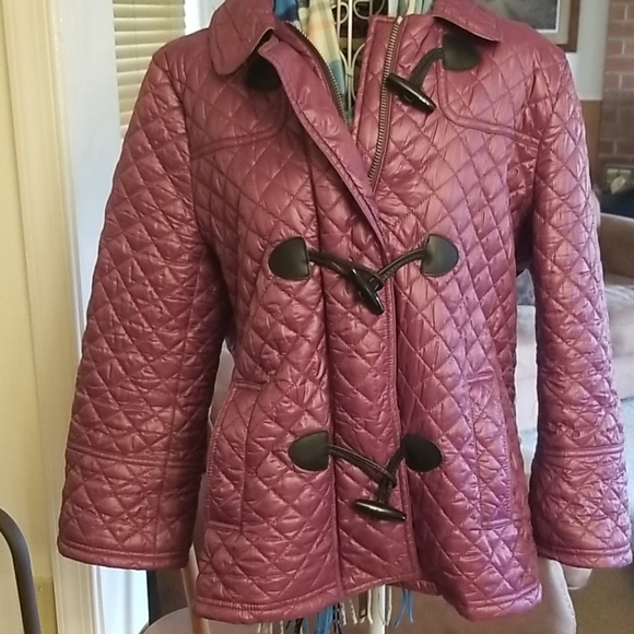 NOTABLE DISTINCTION❣️BURBERRY JACKET. Price Firm - Picture 6 of 12